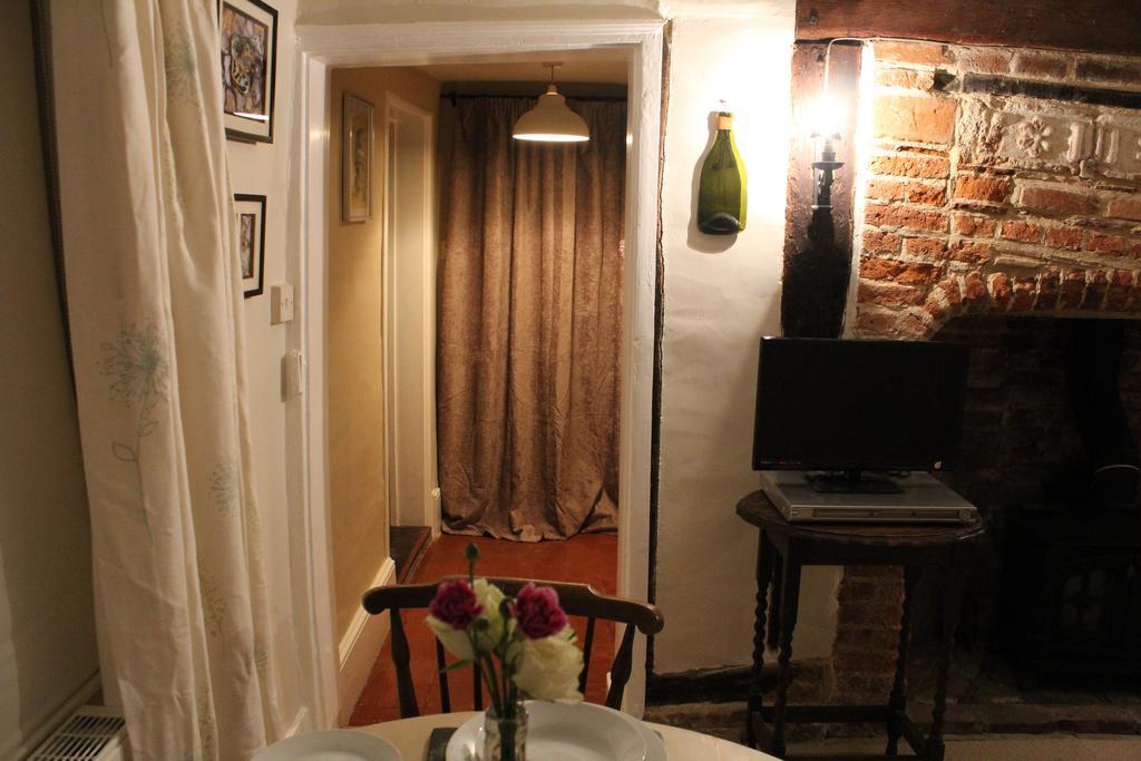 Debden Leggatts Farm B&B 외부 사진