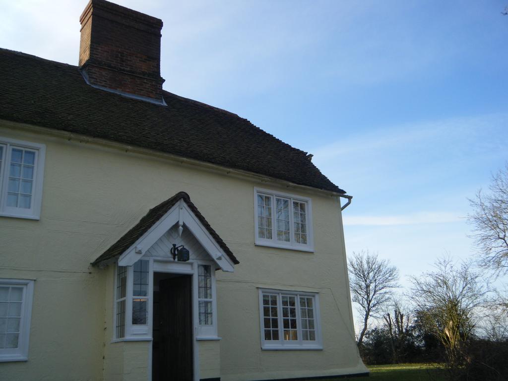 Debden Leggatts Farm B&B 외부 사진